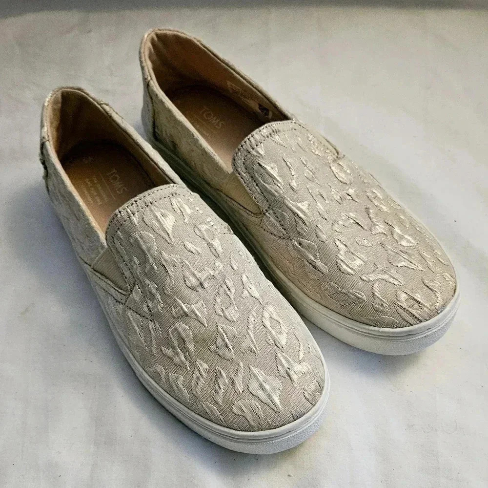 Tom's Luca Rose Gold Metallic Woven Cheetah Size 5 Women's Size 5 US  Sli…